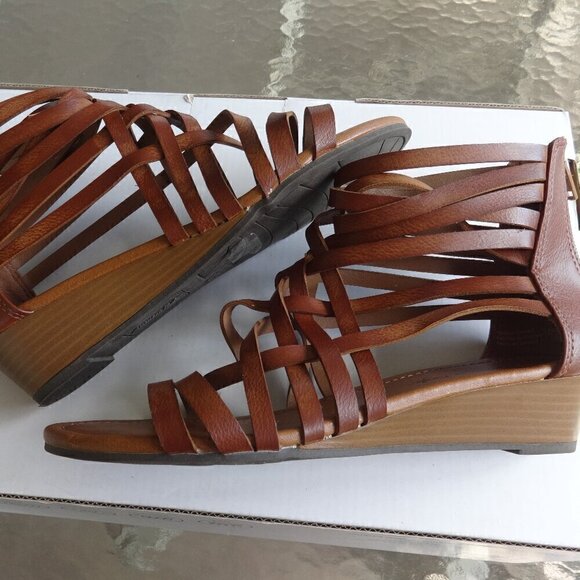 American Eagle women's strappy sandals size 6 1/2, brown with 1" wedge heels VGC - Picture 11 of 13